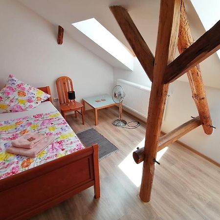 Casa Bunicii Hotel Sasca Montana Bagian luar foto